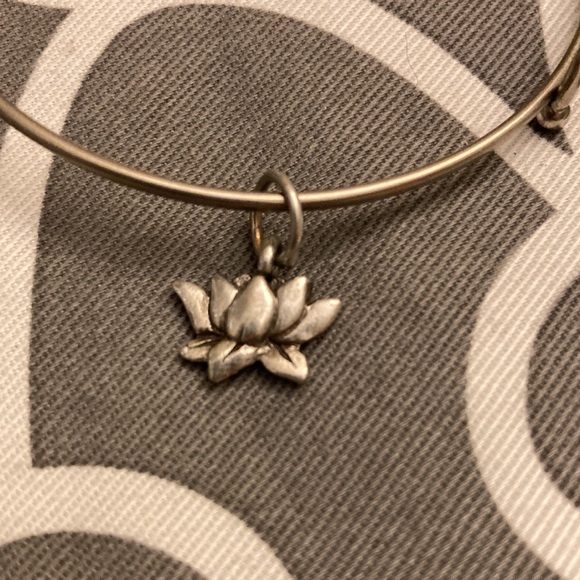 🪴Clea Ray Lotus Charm Bangle Bracelet🪴BUNDLE SALE! - Picture 2 of 5